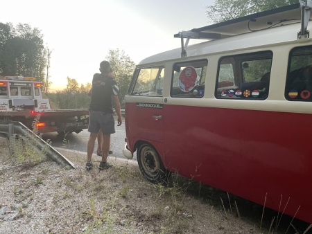 В края на деня, близо до Габрово, двама Австрийски туристи аварираха заради скъсан заден носач, след експресния ремонт от наша страна те продължиха пътя си към Хърватска.