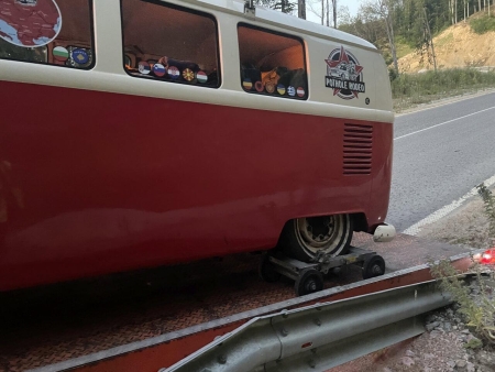 В края на деня, близо до Габрово, двама Австрийски туристи аварираха заради скъсан заден носач, след експресния ремонт от наша страна те продължиха пътя си към Хърватска.