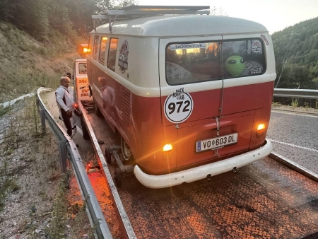 В края на деня, близо до Габрово, двама Австрийски туристи аварираха заради скъсан заден носач, след експресния ремонт от наша страна те продължиха пътя си към Хърватска.