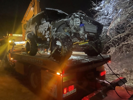 Изваждане от канавка на Nissan Patrol.